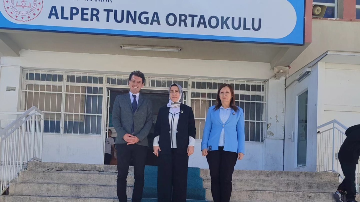 İlçe Milli Eğitim Müdürümüz Sayın Elif Özbek ve Şube Müdürümüz Sayın Behrin Sapan’a Okulumuza gerçekleştirdikleri nazik ziyaretlerinden dolayı teşekkür ederiz.